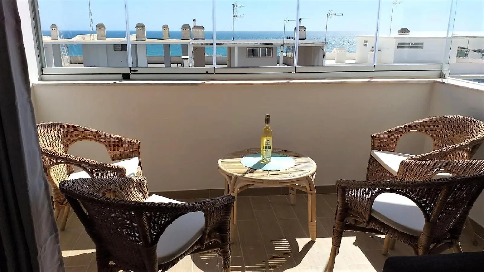 T1 Mira Praia 7 - Remodelado, Ar-Condicionado, Vista Mar, Wifi Quarteira